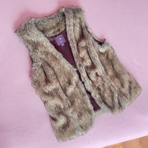 Brown fur vest 🧸
